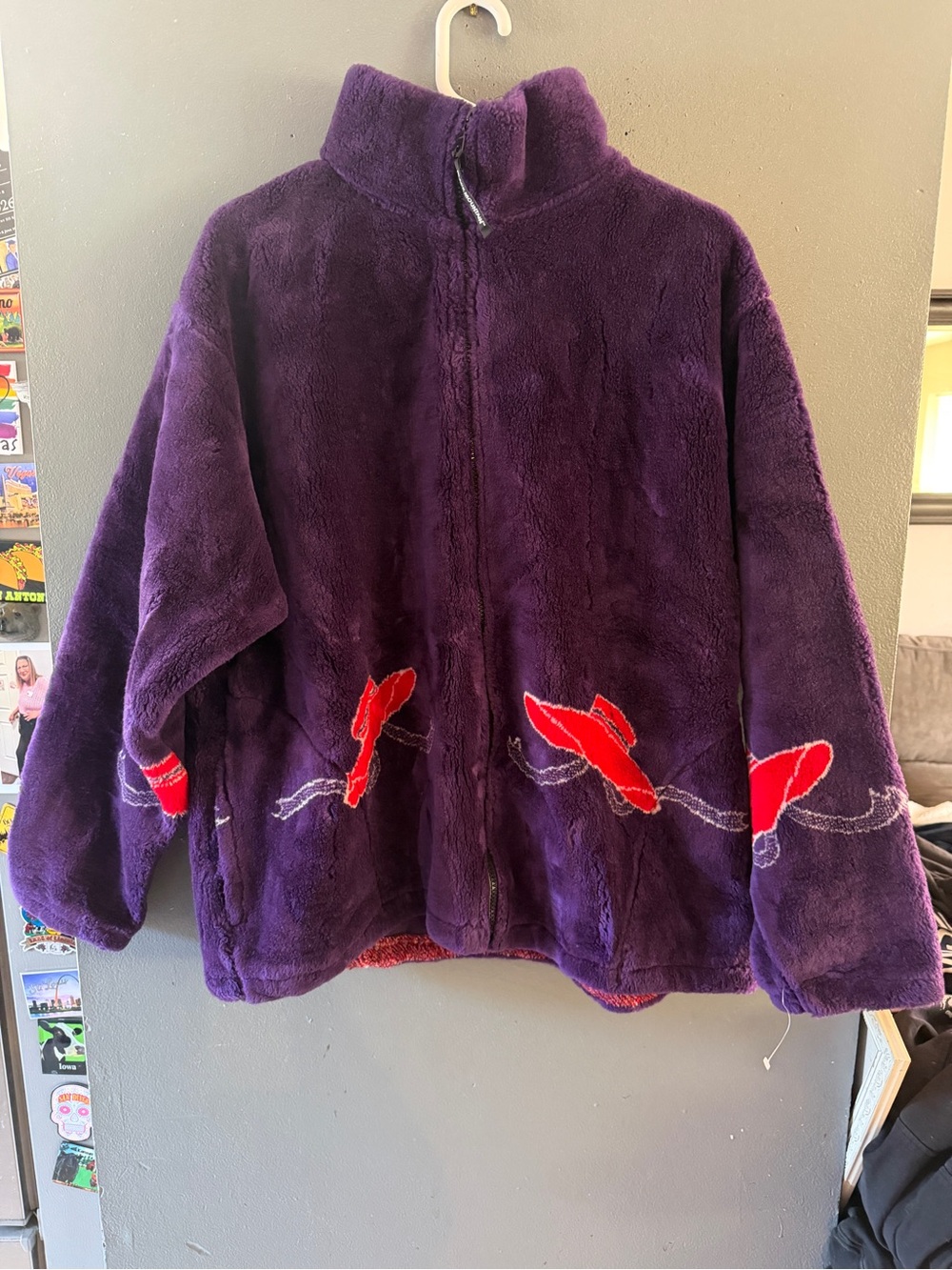 Vintage black mountain outdoor red hat fleece zip up